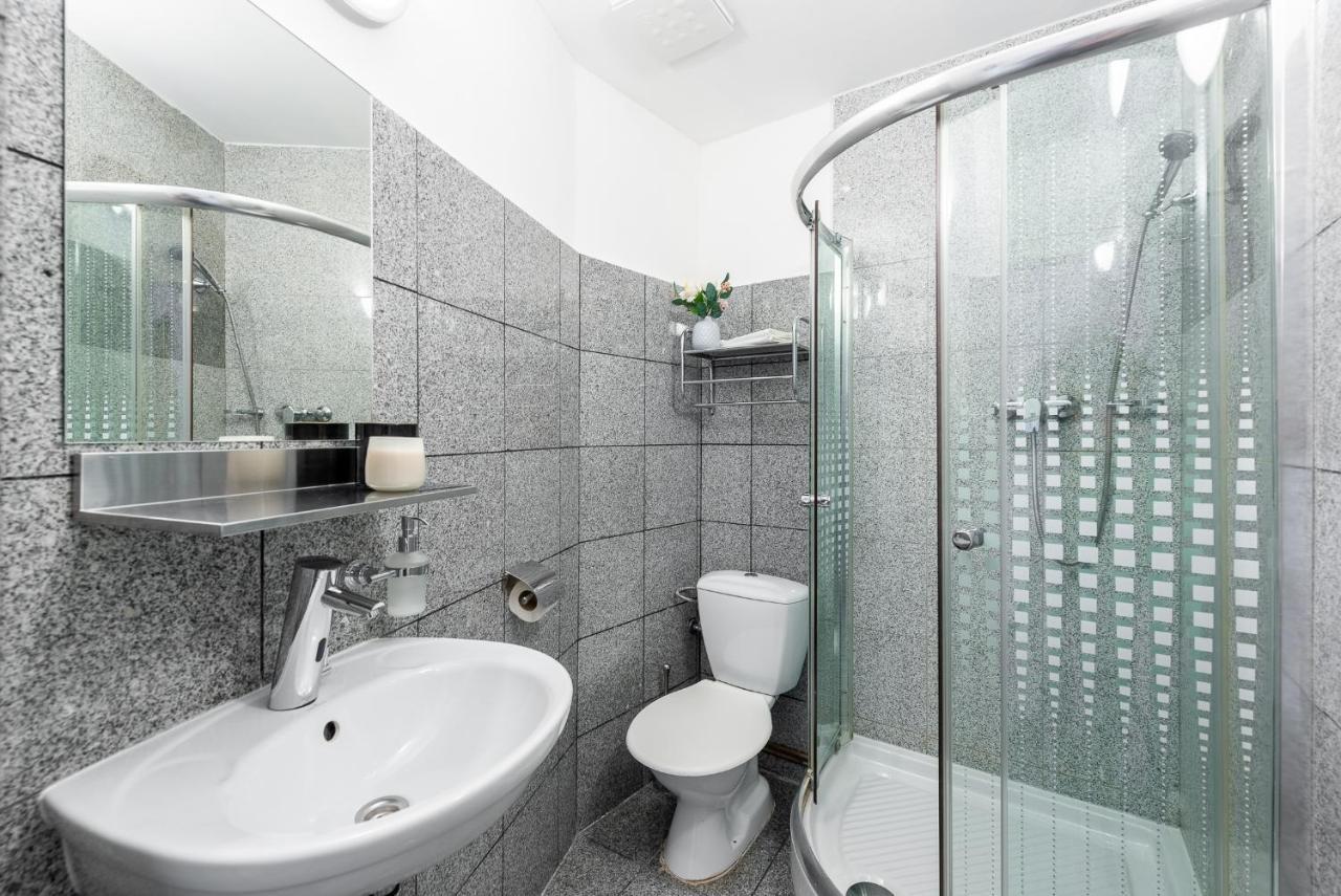 Bright Downtown Studio Praha Bagian luar foto