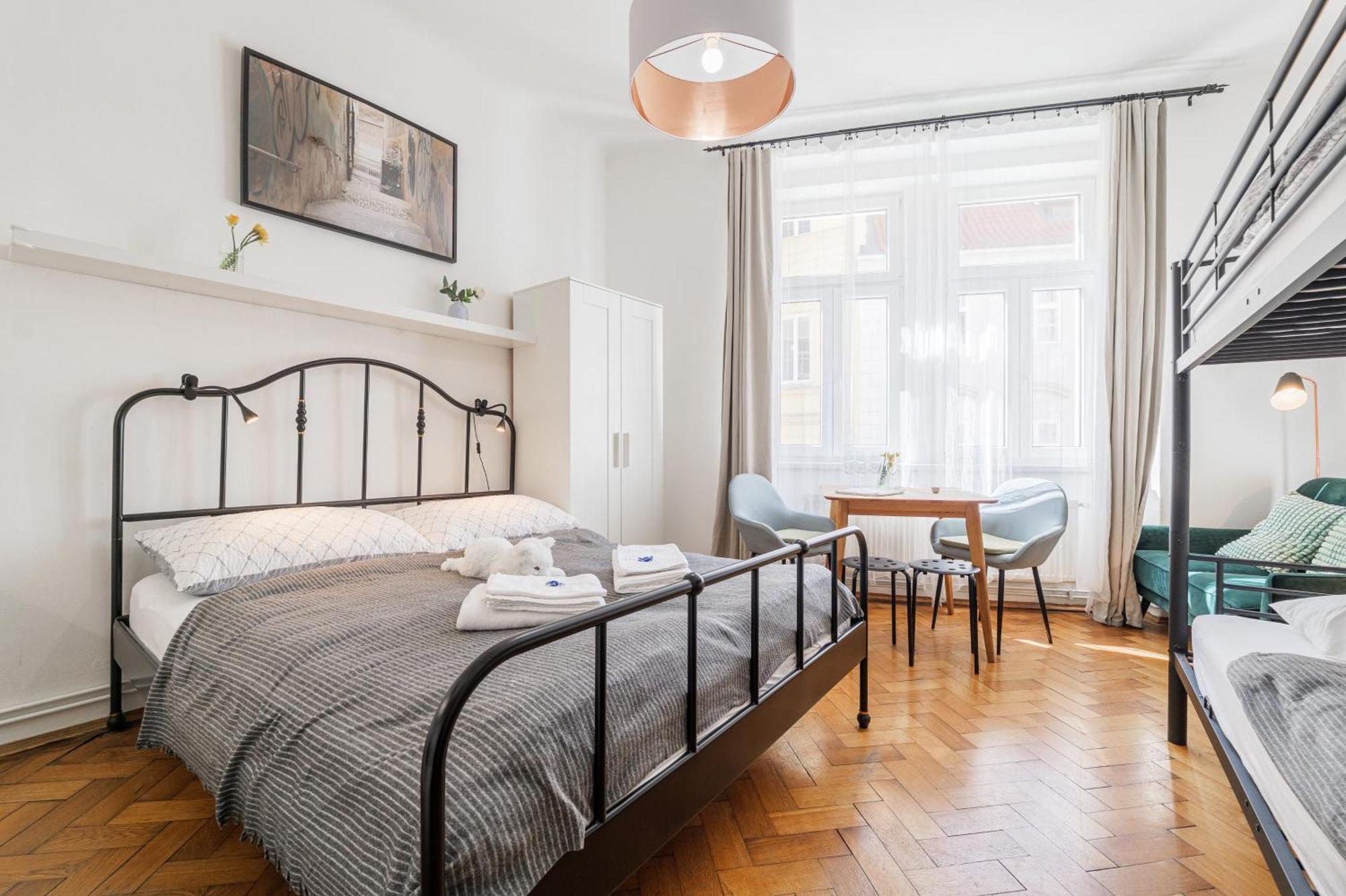 Bright Downtown Studio Praha Bagian luar foto